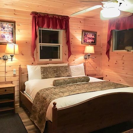 Motel Long Lake And Cottages ภายนอก รูปภาพ